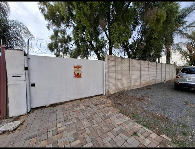 4 BEDROOM HOUSE FOR SALE IN BOOYSENS